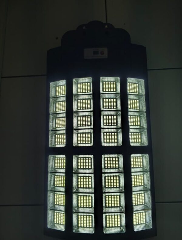 Lámpara Solar Suburbana LED MJ-Series 32 Módulos All-in-One con Sensor de Radar y Control Remoto